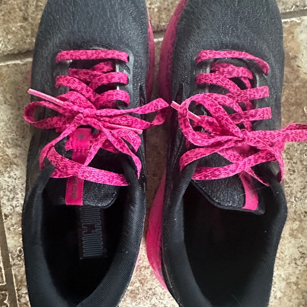 Brooks Black and Pink Women's Sneakers
